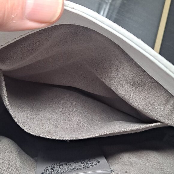 Vince Camuto Lenka colorblock leather crossbody bag in White Swan - Picture 9 of 16